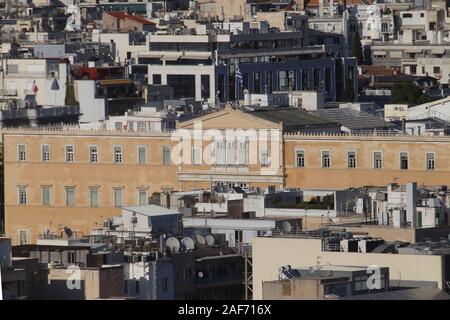 Atene, Grecia - Luglio 20, 2019: la sede del parlamento ellenico fotografato dall' Acropoli Foto Stock