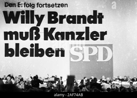 Le elezioni per il Bundestag nel 1972, qui la SPD conferenza a Dortmund il 13.10.1972, si è conclusa con il massimo riconoscimento per il DOCUP nella storia della Repubblica Federale. | Utilizzo di tutto il mondo Foto Stock