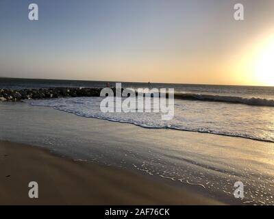 Un bel giorno su banchi di sabbia spiaggia, con te vento di burrasca. Suzanne credito McGowan / Alamy News Foto Stock