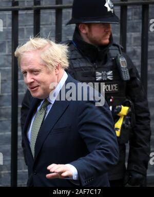 Pic mostra: BORIS JOHNSON arriva di nuovo al numero 10 di Downing Street dopo aver visto la regina pic da Gavin Rodgers/Pixel8000 Foto Stock