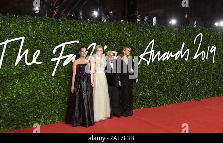 Foto deve essere accreditato ©Alpha premere 079965 02/12/2019 Roberta Armani, Cate Blanchett, Giorgio Armani e Julia Roberts il Fashion Awards 2019 presso la Royal Albert Hall di Londra Foto Stock