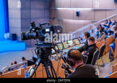 Pubblico ascolta per il docente Foto Stock