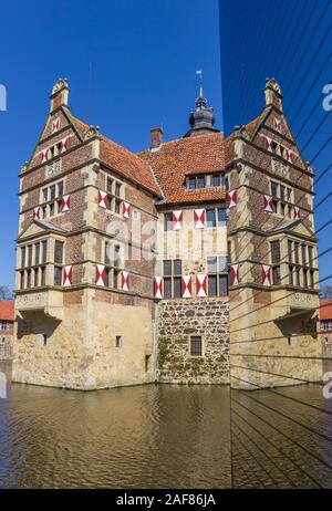 Specchio di riflessione del Burg Vischering in Ludinghausen, Germania Foto Stock