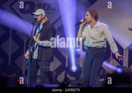 Il cantante LUCA Hemmings di 5 secondi di estate eseguire a Q102's iHeartRadio Jingle Ball 2019 presso la Wells Fargo Center su dicembre 11, 2019 a Philadelphia, Pennsylvania. Foto Stock