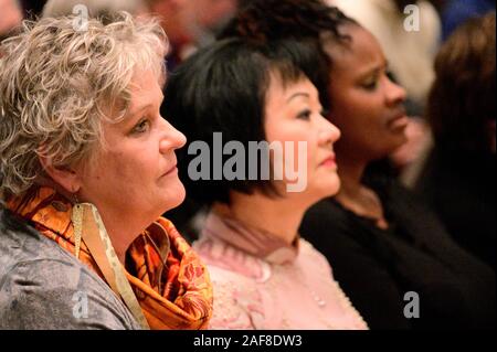 Il dottor Kim Phoec assiste la Philadelphia Orchestra prestazioni dei figli del fuoco, dal compositore-in-residence Hannibal Lokumbe a Philadelphia Epi Foto Stock