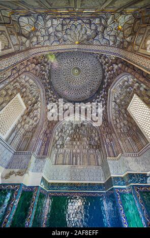 Interior shot nella tomba del complesso superiore di necropoli Shah-i-Zinda, Samarcanda, Uzbekistan in Asia centrale Foto Stock