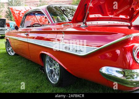 Una restaurata e modificata 1961 Chevrolet Impala SS Super Sport con una modificata 502 c.i.d. motore in Moab aprile azione Car Show in Moab Utah. Foto Stock