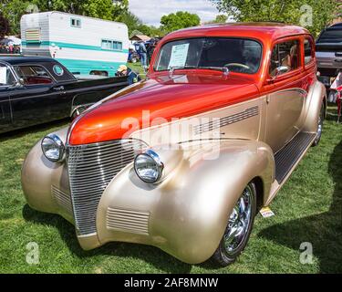 Una restaurata e modificata 1939 Chevrolet Master Deluxe 2 porta berlina a Moab aprile azione Car Show in Moab Utah. Foto Stock