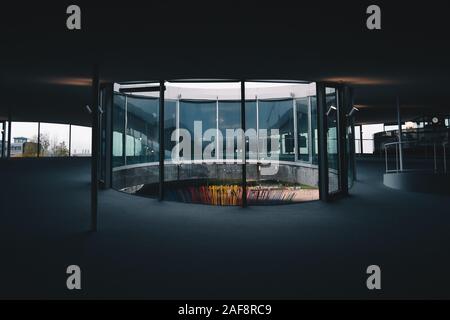 Losanna Vaud / Svizzera - 11 04 2013: all'interno del Rolex Learning Center Foto Stock