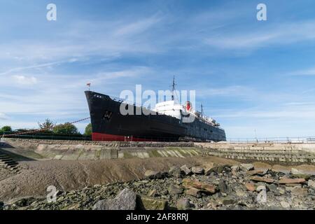 Llanerchy y Mor dock mostra il Duca di Lancaster nave vicino a Mostyn Holywell sul fiume Dee Estuary North East Wales coast Foto Stock