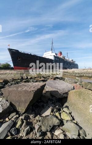 Llanerchy y Mor dock mostra il Duca di Lancaster nave vicino a Mostyn Holywell sul fiume Dee Estuary North East Wales coast Foto Stock