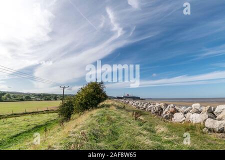 Llanerchy y Mor dock mostra il Duca di Lancaster nave vicino a Mostyn Holywell sul fiume Dee Estuary North East Wales coast Foto Stock