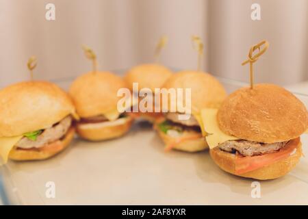 Mini hamburger, mini hamburger, parte il cibo, finger food cursori Foto Stock