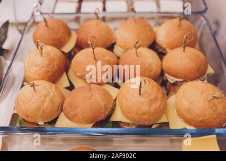 Mini hamburger, mini hamburger, parte il cibo, finger food cursori Foto Stock