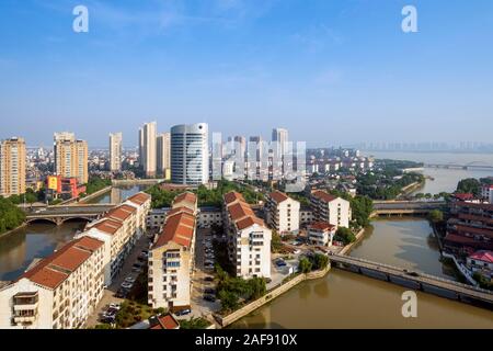 Ding Junhui's home città di Yixing, famoso per la sua argilla e ceramica, Jiangsu, Cina Foto Stock