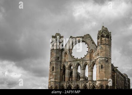 Rovine del XIII secolo Elgin Cathedral vicino a Moray in Scozia. Foto Stock