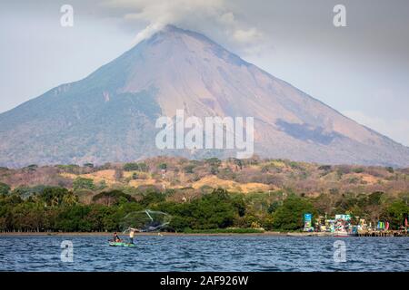 Vista di Concepcion del vulcano e il litorale di Ometepe isola nel Lago Nicaragua america centrale Foto Stock