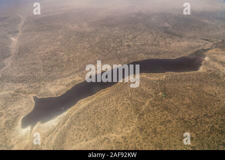 Tanzania. Il lago Eyasi Vista aerea tra il Serengeti Sud pista di atterraggio per aerei e di Arusha. Foto Stock
