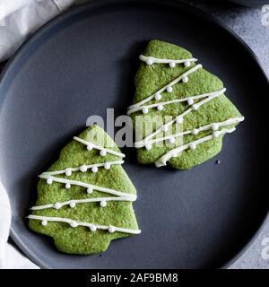 Senza glutine cioccolato bianco Matcha biscotti frollini Foto Stock