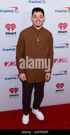 New York, Stati Uniti d'America. 13 dic 2019. NEW YORK NEW YORK - 13 dicembre: Anthony Ramos arriva al iHeartRadio Z100 Jingle Ball 2019 presentato dalla capitale uno su dicembre 13, 2019 in New York City. Foto: Jeremy Smith/imageSPACE Credito: MediaPunch Inc/Alamy Live News Foto Stock