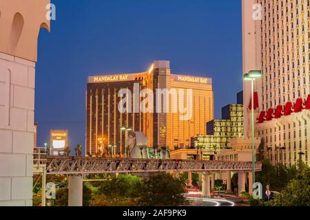 Las Vegas, 15 ago: vista notturna di Mandalay Bay Hotel & Casino il Ago 15, 2018 a Las Vegas, Henderson Foto Stock