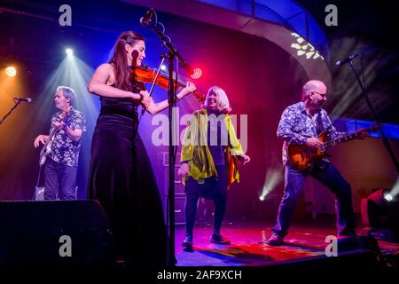 Steeleye Span, British Folk Gruppo in concerto a Skegness, Inghilterra. Foto Stock