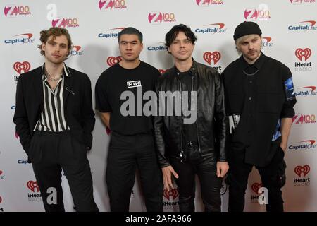 13 Dicembre 2019 - New York New York - Luca Hemmings, Calum cofano, Ashton Irwin e Michael Clifford di 5 secondi per l'estate al iHeart Radio Z100s 2019 Jingle Palla al Madison Square Garden. (Credito Immagine: © Ylmj/AdMedia via ZUMA filo) Foto Stock