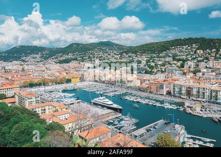 Vista sul porto Lympia a Nizza in Francia Foto Stock