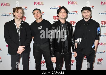 13 Dicembre 2019 - New York New York - Luca Hemmings, Calum cofano, Ashton Irwin e Michael Clifford di 5 secondi per l'estate al iHeart Radio Z100s 2019 Jingle Palla al Madison Square Garden. (Credito Immagine: © Ylmj/AdMedia via ZUMA filo) Foto Stock