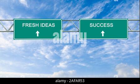 Cartello stradale di idee fresche e di successo Foto Stock