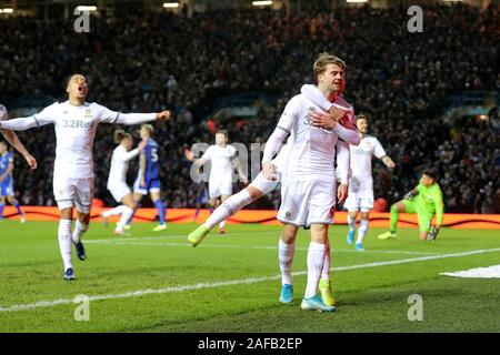 Leeds United Patrick Bamford punteggio celebra il suo lato il secondo obiettivo del gioco durante il cielo di scommessa match del campionato a Elland Road, Leeds. Foto Stock