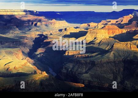 Sonnenaufgang Lipan Point, il Fiume Colorado e il Grand Canyon South Rim, Sued Rand, Arizona, Suedwesten, STATI UNITI D'AMERICA Foto Stock