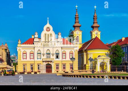 Il serbo episcopale Cattedrale Ortodossa situato in Timisoara storica Union Square, Romania. Immagine Foto Stock