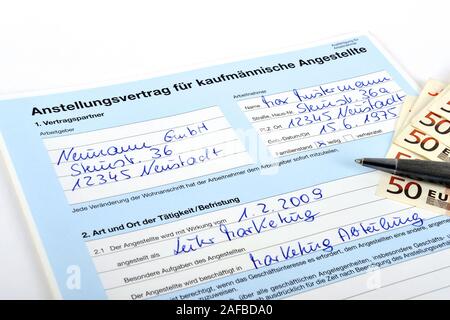 Arbeitsvertrag fuer Angestellte kaufmaennische Foto Stock