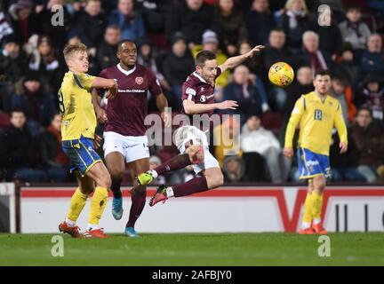 Edinburgh, Regno Unito. Xiv Dic, 2019. Cuori 0 vs St Johnstone 1 Scottish Premiership Match cuori St Johnstone cuori Steven MacLean durante home sconfitta a St Johnstone. Credito: eric mccowat/Alamy Live News Foto Stock