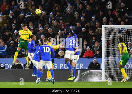 Leicester, Regno Unito. Xiv Dic, 2019. Ben Godfrey (4) di Norwich City capi la palla durante il match di Premier League tra Leicester City e Norwich City al King Power Stadium, Leicester sabato 14 dicembre 2019. (Credit: Jon Hobley | MI News) La fotografia può essere utilizzata solo per il giornale e/o rivista scopi editoriali, è richiesta una licenza per uso commerciale Credito: MI News & Sport /Alamy Live News Foto Stock