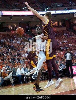 Austin, Texas, Stati Uniti d'America. Xiv Dic, 2019. Courtney Ramey #3 del Texas Longhorns in azione vs il Michigan centrale Chippewas a Frank Erwin Center di Austin in Texas. Michigan centrale 42-36 di piombo a metà.Robert Backman/Cal Sport Media. Credito: csm/Alamy Live News Foto Stock