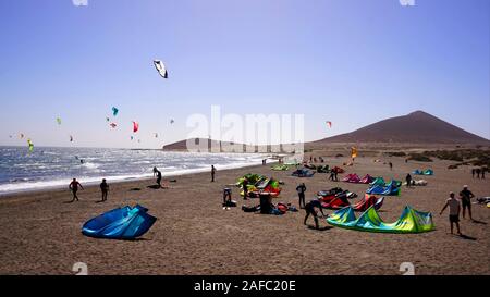 El Medano Tenerife Isole Canarie Spagna. Un Kite windsurf paradise. Foto Stock