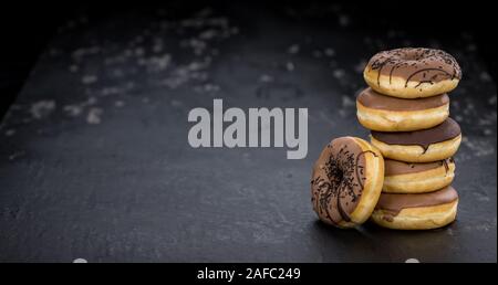 Fresche ciambelle fatte come dettagliato di close-up scatti (messa a fuoco selettiva) Foto Stock