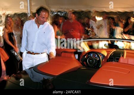 East Hampton, NY, STATI UNITI D'AMERICA. 27 Agosto, 2007. Atmosfera a una serata di beneficenza di lusso beneficio per la Croce Rossa Americana a prato in pietra Fattoria. Credito: Steve Mack/Alamy Foto Stock