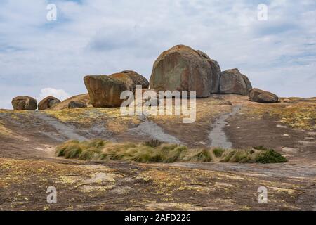 "World'S View", Il Parco Nazionale Di Matobo Hills, Zimbabwe. Il luogo è noto per le sue viste mozzafiato a 360 gradi e le famose rocce equilibranti, che sono stati il motivo per cui explorer e magnate Cecil Rhodes ha scelto di essere burried lì. Foto Stock