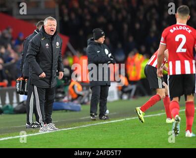 SHEFFIELD, in Inghilterra. Ottobre xxi Chris Wilder (Sheffield Regno Manager) incoraggia il suo team durante la Premier League inglese match tra Sheffield Uni Foto Stock