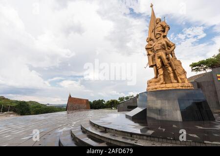 Harare, Zimbabwe. Il monumento del Nord-Coreano progettato per il soldato sconosciuto nell'Acre degli Eroi Foto Stock