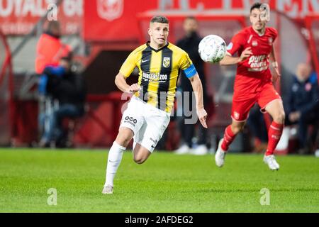 ENSCHEDE, 14-12-2019 , Grols Veste , olandese Eredivisie stagione calcistica 2019 / 2020 . Vitesse player Bryan Linssen durante la partita FC Twente - Vitesse Foto Stock