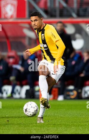 ENSCHEDE, 14-12-2019 , Grols Veste , olandese Eredivisie stagione calcistica 2019 / 2020 . Vitesse player Danilho Doekhi durante la partita FC Twente - Vitesse Foto Stock