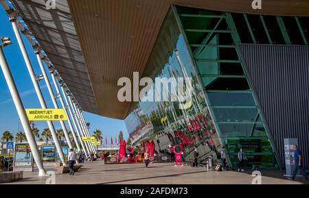 Aeroporto Internazionale di Tirana Nene Tereza, noto anche come il Rinas Aeroporto Internazionale, questo è in Albania il principale aeroporto internazionale. Foto Stock