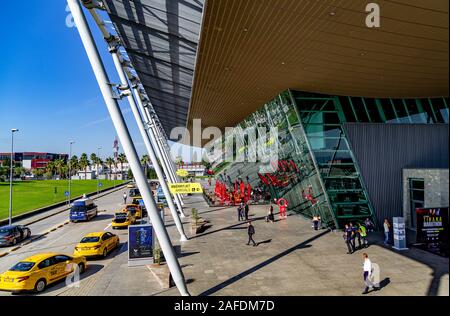 Aeroporto Internazionale di Tirana Nene Tereza, noto anche come il Rinas Aeroporto Internazionale, questo è in Albania il principale aeroporto internazionale. Foto Stock
