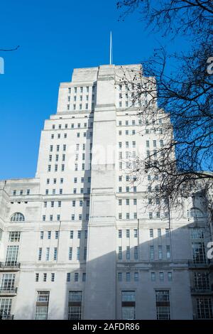 L'esterno di Charles Holden per il Senato, Università di Londra, Malet Street, London, WC1E, REGNO UNITO Foto Stock