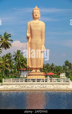 Peraliya statua del Buddha, lo Tsunami Memorial in Colombo, Sri Lanka Foto Stock