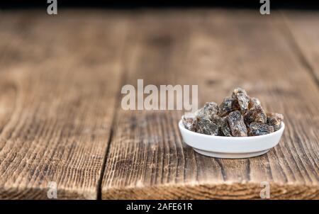 Porzione di roccia marrone Candy come dettagliato di close-up shot (messa a fuoco selettiva) Foto Stock